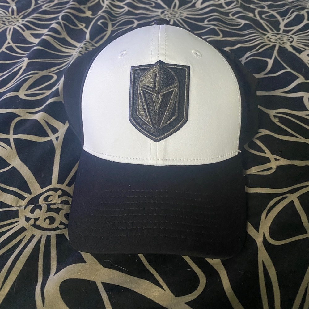 Vegas Golden Knights Hat NHL Fanatics White Black Cap Flex L XL